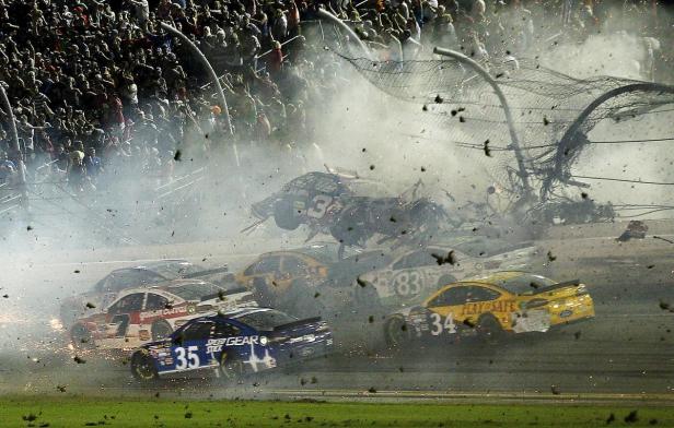NASCAR-Rennen endet mit heftigem Unfall