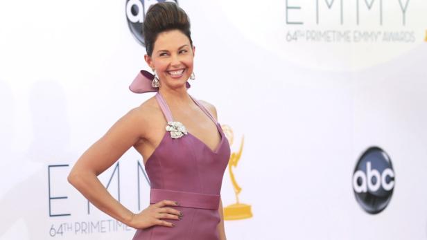 Ashley Judd auf dem roten Teppich bei den 64. Primetime Emmy Awards.