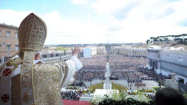 Papst Benedikt XVI. erteilte Ostersegen