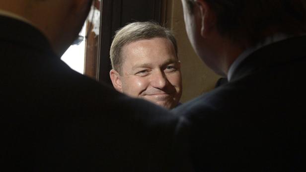 10.000 Euro zurückhaben will Lobbyist Hochegger vom ÖAAB, dessen Generalsekretär Amon war. 10.000 Euro zurückhaben will Lobbyist Hochegger vom ÖAAB, dessen Generalsekretär Amon war.