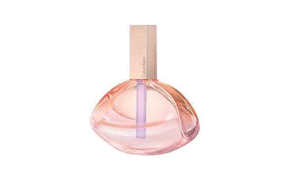 Eine Flasche „Endless Euphoria“ von Calvin Klein vor einem weißen Hintergrund.