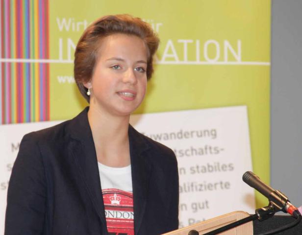 Vorname reicht, keine Hautfarbe!