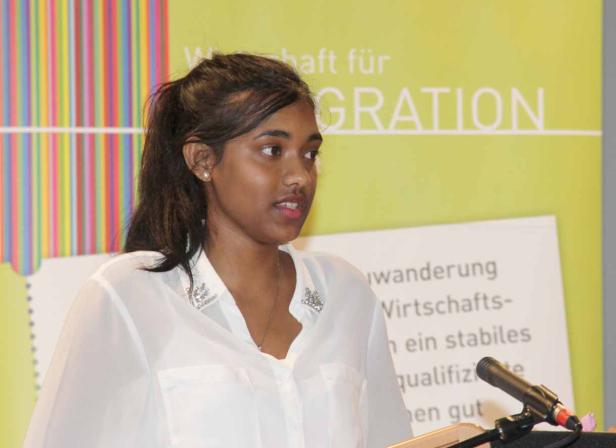Vorname reicht, keine Hautfarbe!