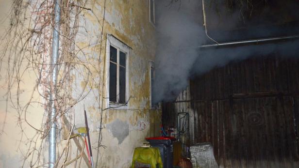 Wohnhausbrand: 54-Jähriger an giftigem Rauch erstickt