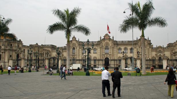 Lima: Südamerikas Charme an der Klippe