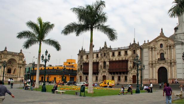 Lima: Südamerikas Charme an der Klippe