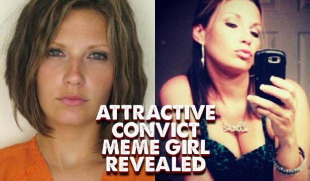 Ein zweigeteiltes Bild einer Frau, einmal in orangefarbener Kleidung und einmal beim Selfie machen.