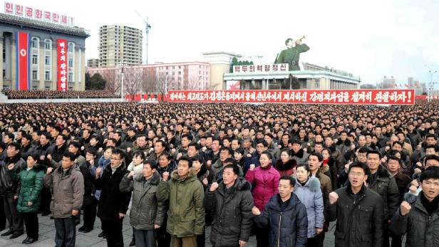 NKOREA-POLITICS-KIM-RALLY-MISSILE