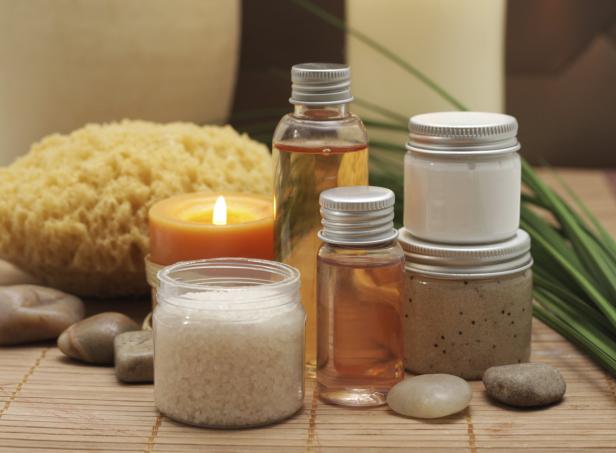 Bildnummer: 11387244… Naturkosmetik frei von hormonell wirksamen Stoffen