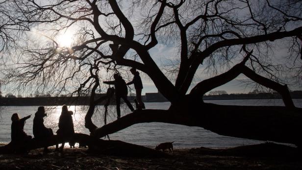 Warmfront bringt frühlingshafte Temperaturen