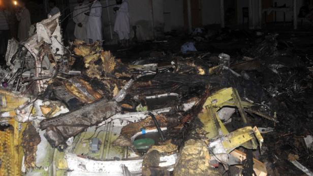 127 Tote bei Flugzeugabsturz in Pakistan