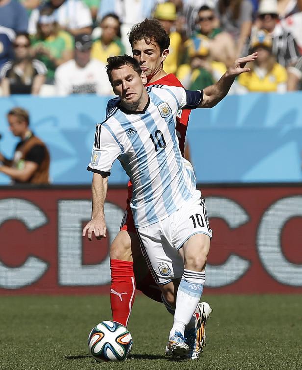 Argentinien gewinnt nach Verlängerung