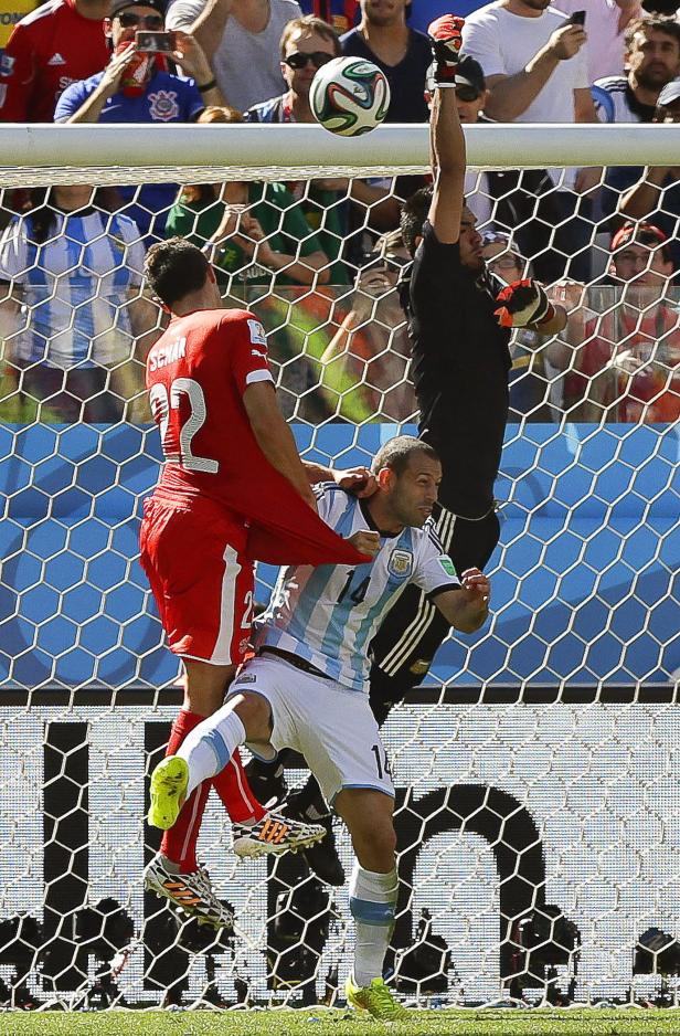 Argentinien gewinnt nach Verlängerung