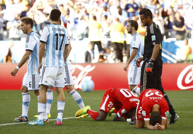 Argentinien gewinnt nach Verlängerung