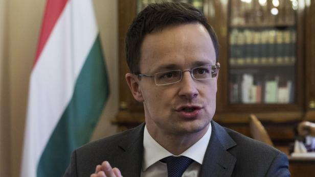 Ungarns Außenminister Szijjarto: "Massenmigration schadet Europa"