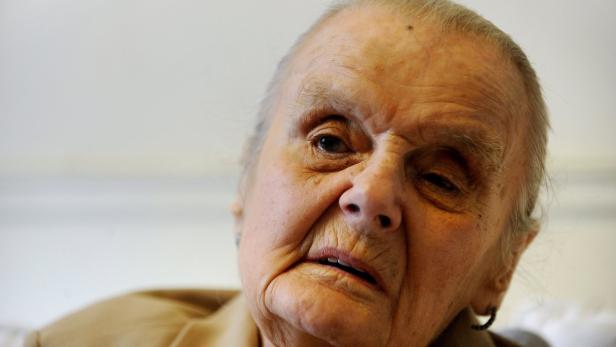 Nahaufnahme vom Gesicht einer älteren Frau.