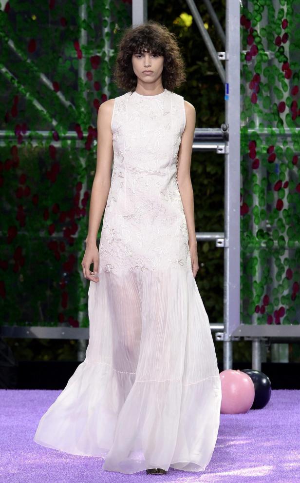 Haute Couture in Paris: Dior gab sich ganz romantisch