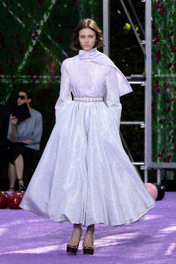 Haute Couture in Paris: Dior gab sich ganz romantisch