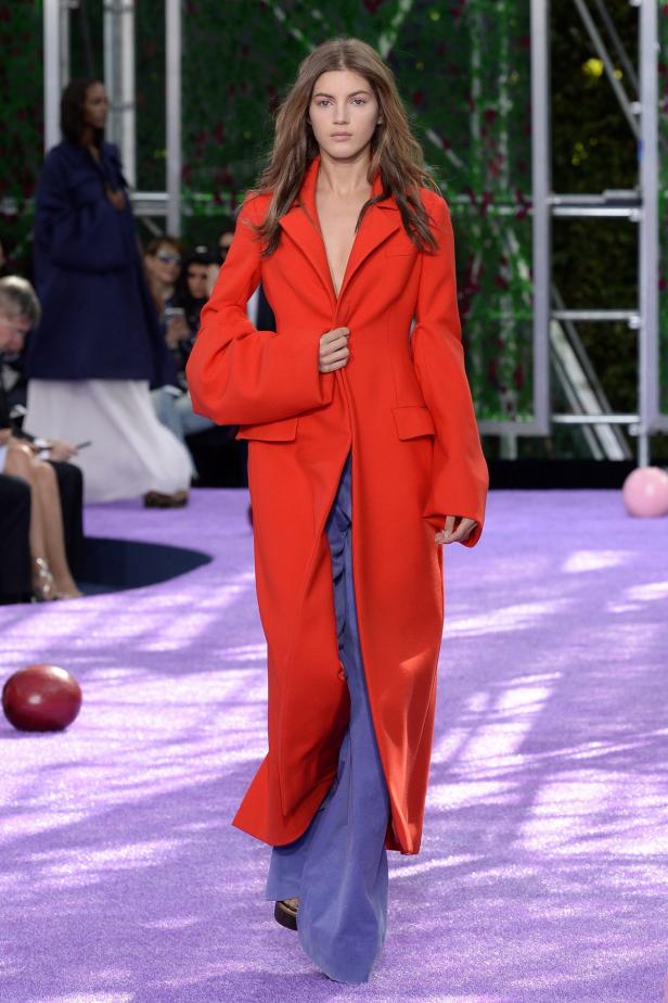 Haute Couture in Paris: Dior gab sich ganz romantisch