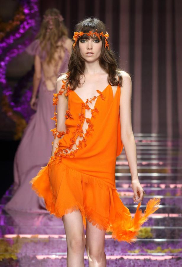 Haute Couture in Paris: Dior gab sich ganz romantisch