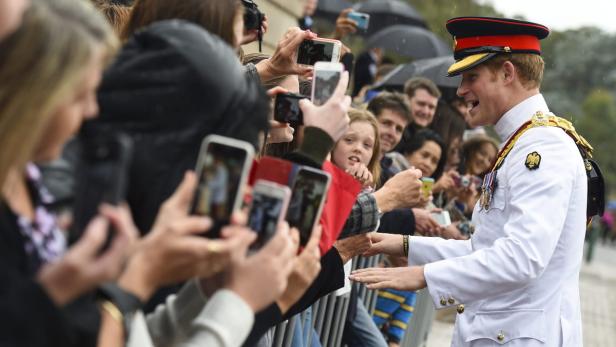 Umjubelt: Prinz Harry gutgelaunt in Australien