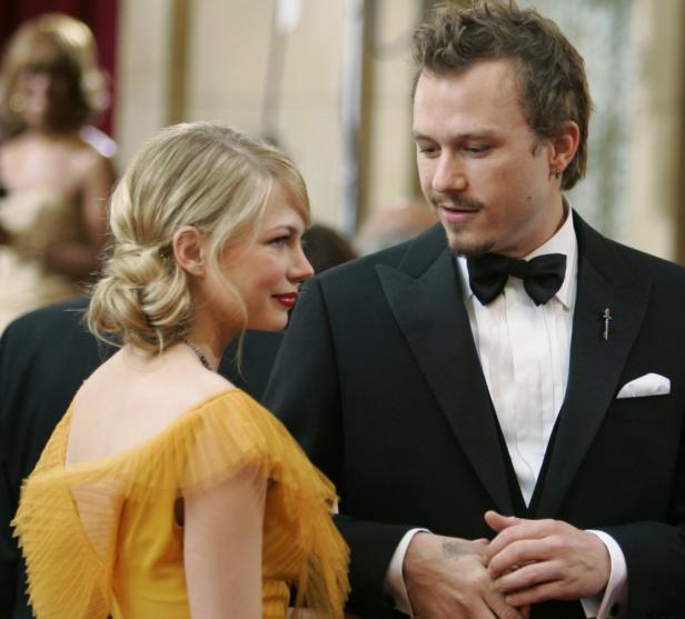 Michelle Williams und Heath Ledger bei einer Preisverleihung.