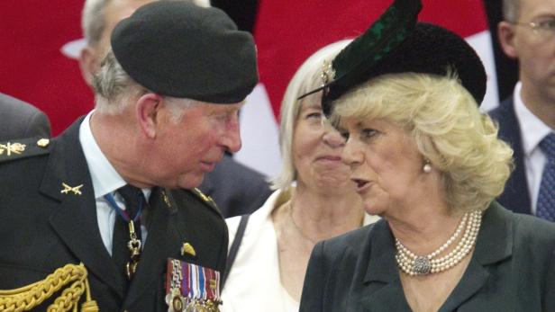 König Charles III. und Königin Camilla bei einer Veranstaltung.