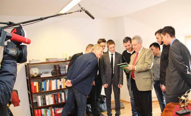 ... vom Treffen mit dem Alt-Präsidenten