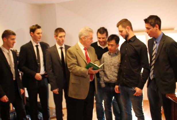... vom Treffen mit dem Alt-Präsidenten