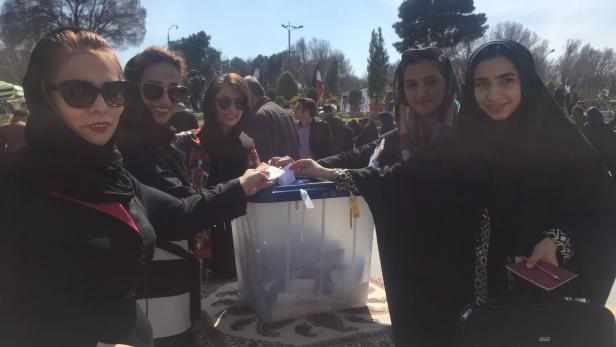Iran-Wahlen: Hohe Beteiligung lässt Reformer hoffen