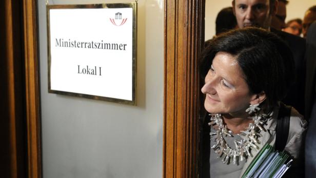 Pröll bildet Team um: Mikl-Leitner als Nachfolgerin positioniert