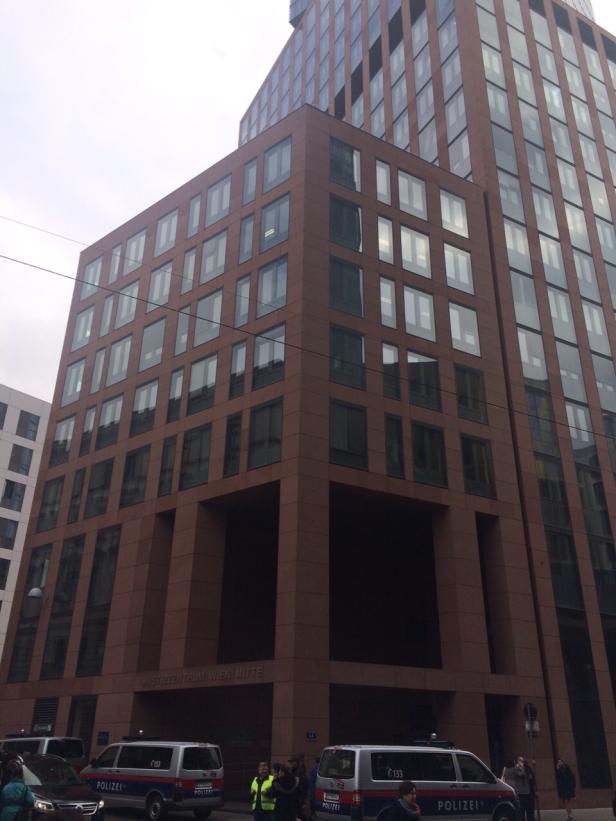 Sprengstoffalarm Justizzentrum Wien Richter verlegte Verhandlung in Einkaufszentrum