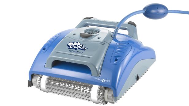 Ein blauer und grauer Dolphin Supreme M3 Poolreinigungsroboter.