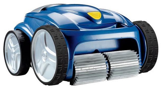 Ein blauer Poolreinigungsroboter mit vier Rädern und Bürsten.