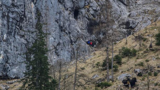 Hallstatt: Verletzter Höhlenforscher gestorben