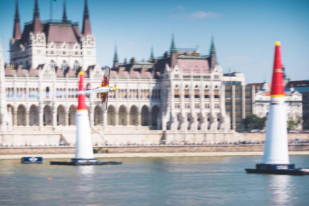 Hannes Arch gewinnt beim Air Race in Budapest