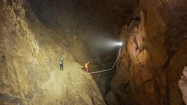 Höhlenforscher fiel nach 17 Stunden Arbeit tot um