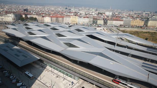 Wiener Hauptbahnhof im Vollbetrieb: Problemloser Auftakt