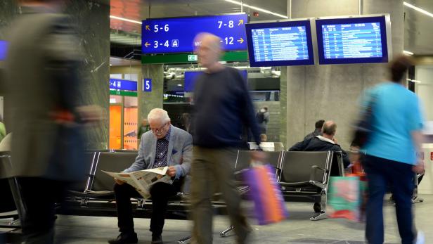 Wiener Hauptbahnhof im Vollbetrieb: Problemloser Auftakt