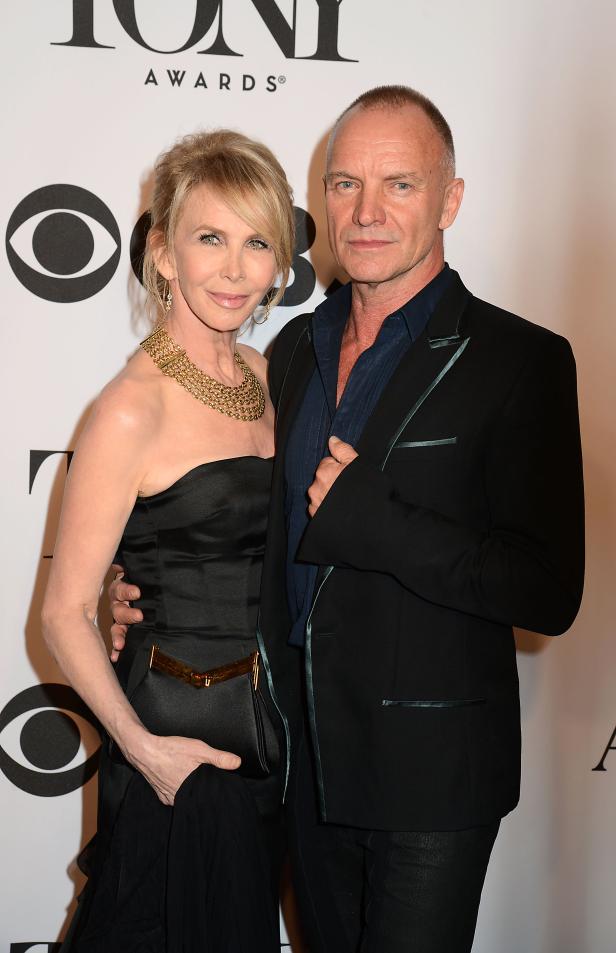 Sting und seine Frau Trudie Styler posieren auf dem roten Teppich.