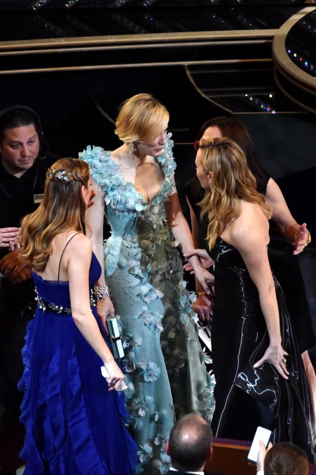 US-88TH-ANNUAL-ACADEMY-AWARDS---SHOW Winslet: Dieses Foto sorgt für Baby-Spekulationen