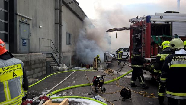 Caritas-Spendenlager in Traiskirchen bei Brand zerstört