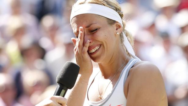 Angelique Kerber mit Tränen der Freude bei einer Siegesrede.