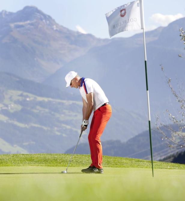 Abschlag mit Aussicht im Zillertal