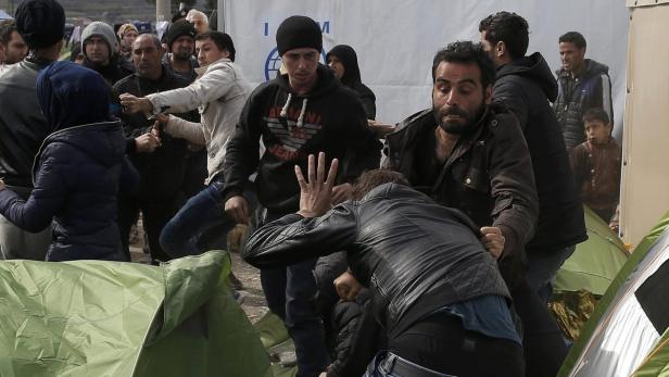 Kurz: "Es gibt keinen Fluchtgrund aus Griechenland"