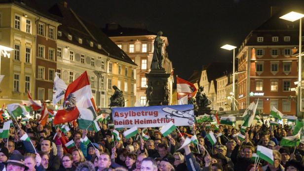 Strache und Hofer auf Stimmenfang in Graz