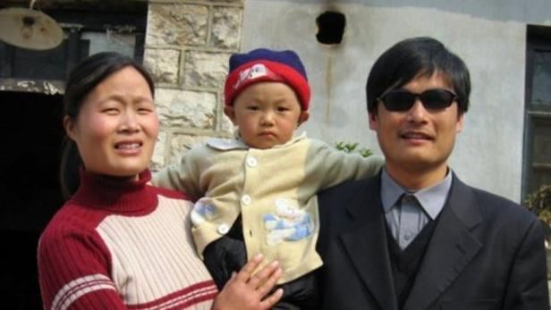 Fühlen sich bedroht: Chen Guangcheng mit Ehefrau und Tochter.