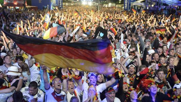Hunderttausende Deutsche im Siegesrausch