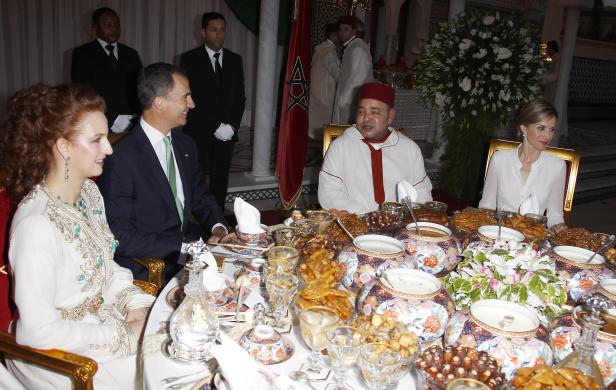 König Mohammed VI. von Marokko empfängt König Felipe VI. und Königin Letizia von Spanien zu einem Essen.