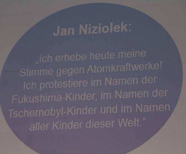 Jan Niziolek: „Ich erhebe heute meine Stimme gegen Atomkraftwerke! Ich protestiere im Namen der Fukushima-Kinder, im Namen der Tschernobyl-Kinder und im Namen aller Kinder dieser Welt.“